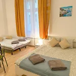 Lejlighed Cozy By Wenceslas Square And Main Train Station *