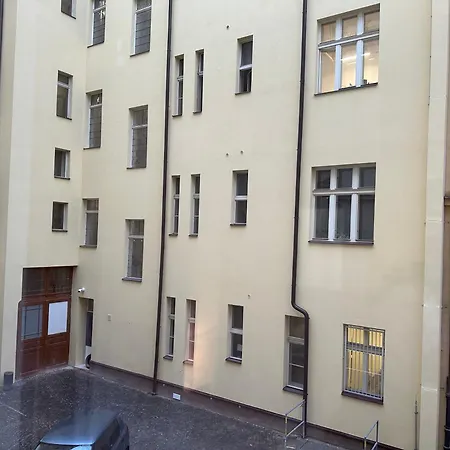 Cozy By Wenceslas Square And Main Train Station Lejlighed