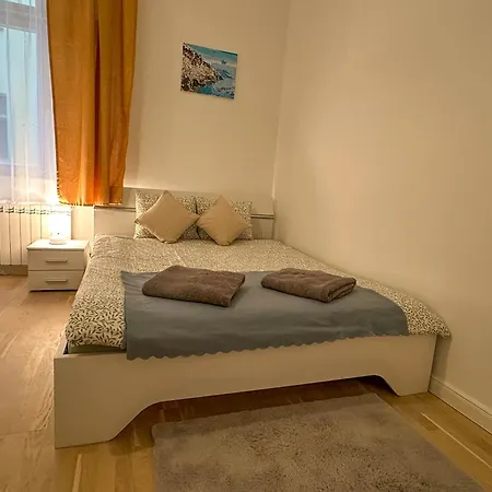 Cozy By Wenceslas Square And Main Train Station * Прага