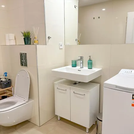 Cozy By Wenceslas Square And Main Train Station Апартаменты Прага