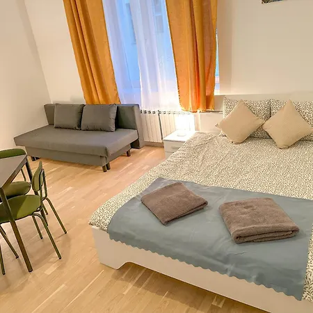 Апартаменты Cozy By Wenceslas Square And Main Train Station