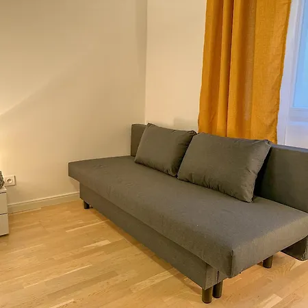 Cozy By Wenceslas Square And Main Train Station