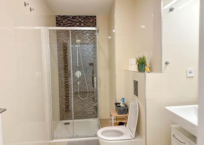 Cozy By Wenceslas Square And Main Train Station Appartamento Praga