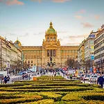 Apartment Cozy By Wenceslas Square And Main Train Station Prag