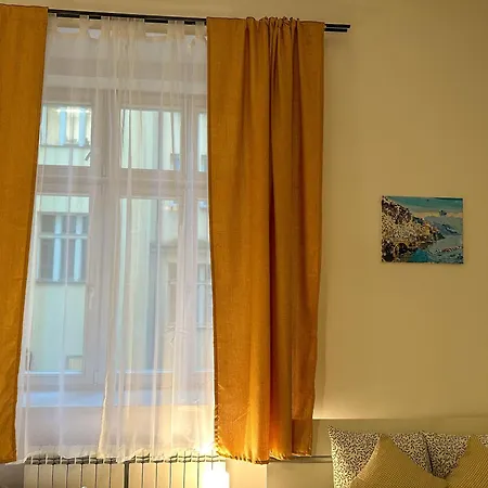 Cozy By Wenceslas Square And Main Train Station Πράγα