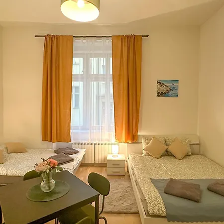 Διαμέρισμα Cozy By Wenceslas Square And Main Train Station