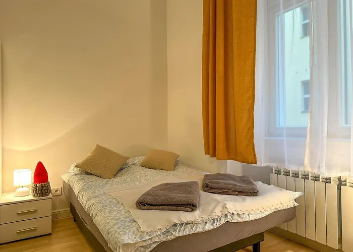 Cozy By Wenceslas Square And Main Train Station *